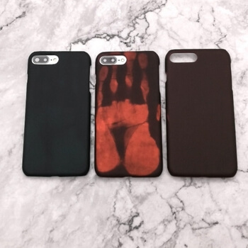 Měnící se termo ochranný kryt pro Apple iPhone 6/6S - černo/červený