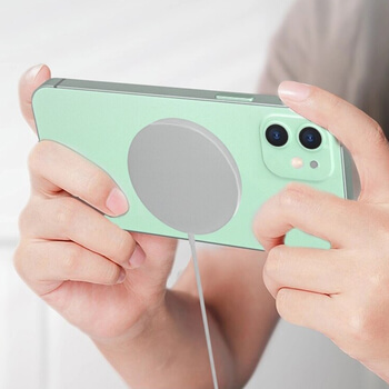 2v1 Magnetická bezdrátová nabíječka pro Apple iPhone stříbrná