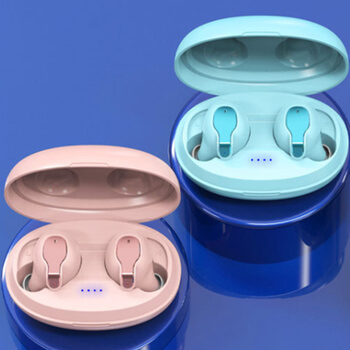 Neviditelná bezdrátová bluetooth handsfree mikrosluchátka s mikrofonem a nabíjecím pouzdrem černá