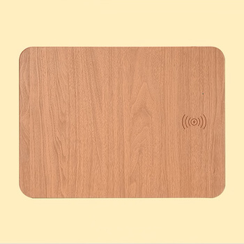 2v1 Bezdrátová nabíječka a podložka MagSafe pro Apple iPhone, Apple Watch, AirPods (7.série) hnědá