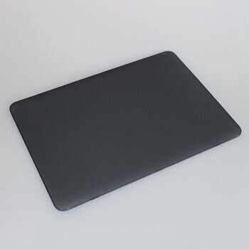 Plastový ochranný obal pro Apple MacBook Pro 16" (2023, M2 Pro, M2 Max) - černý