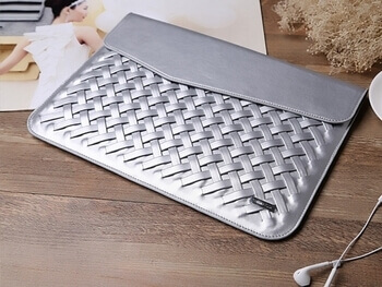 Luxusní obal z ekokůže pro Apple MacBook Air 15,3" (2023, M2) - stříbrný