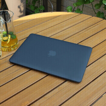 Plastový ochranný obal pro Apple MacBook Pro 14" (2023, M3 Pro, M3 ) - bílý
