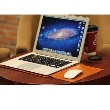Ochranný kožený obal pro Apple MacBook Air 13,6" (2024, M3) - hnědý