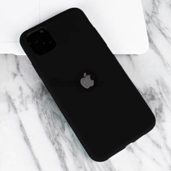 Silikonový matný obal s výřezem pro Apple iPhone 13 - černý